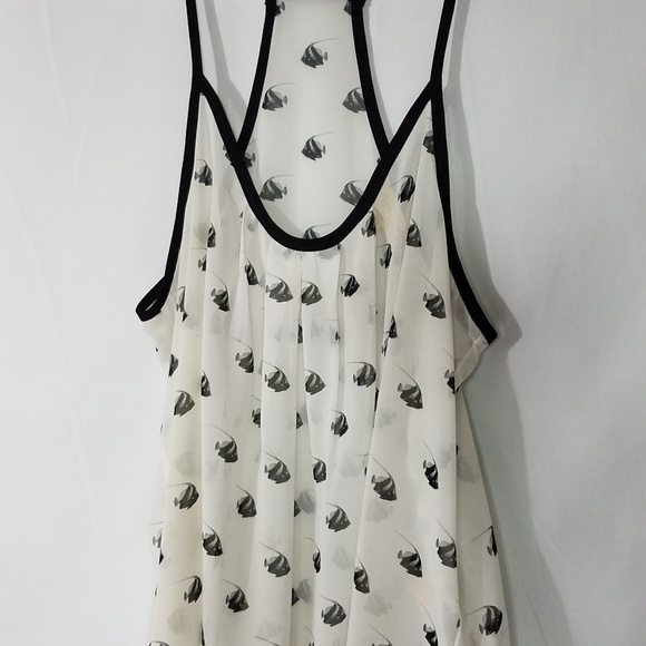 princess vera wang Tops - Princess Vera Wang Black and White Tank Top